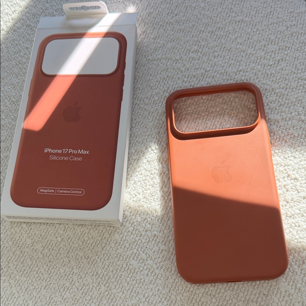 Apple iPhone 17 Pro Max Silicone Case - Burnt Orange